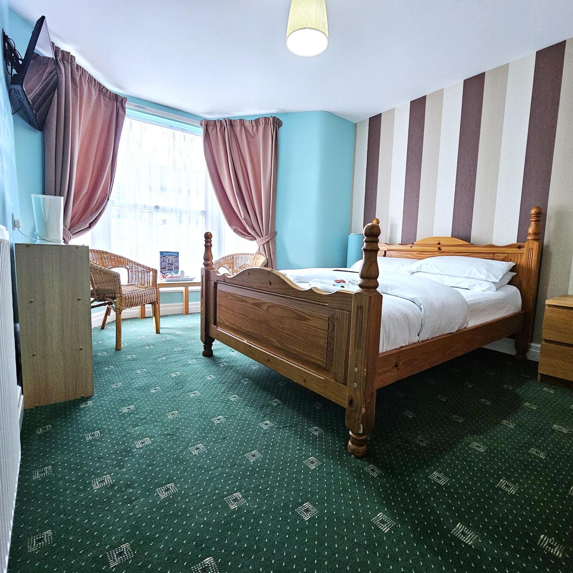 Denville Hotel Μπλάκπουλ Εξωτερικό φωτογραφία